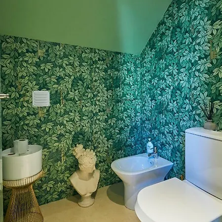 Luxurious Triplex Near The Beach In *