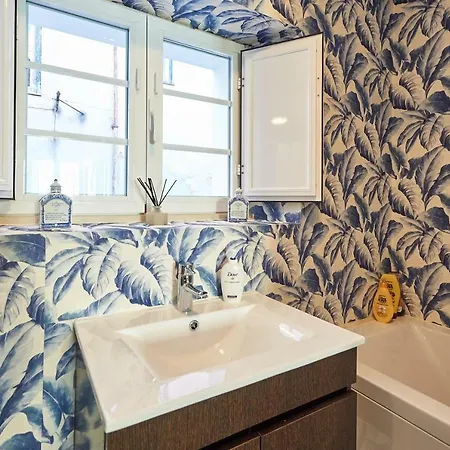 Luxurious Triplex Near The Beach In *