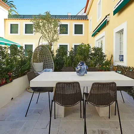Lägenhet Luxurious Triplex Near The Beach In *