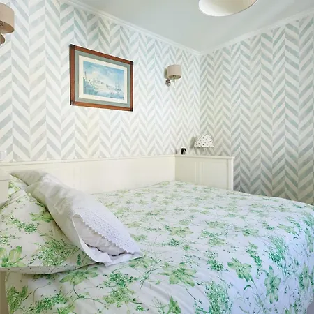 Lägenhet Luxurious Triplex Near The Beach In *