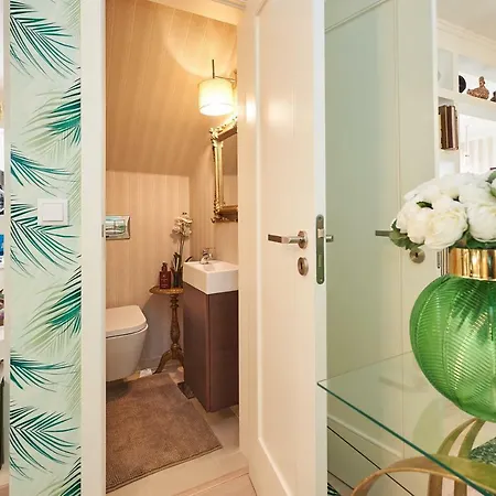 Lägenhet Luxurious Triplex Near The Beach In