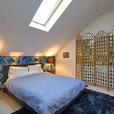 Luxurious Triplex Near The Beach In *