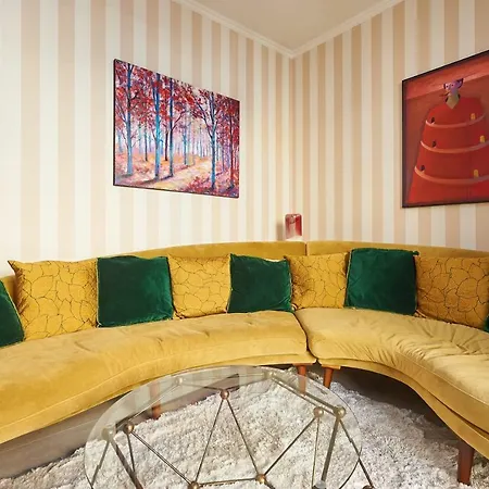 Luxurious Triplex Near The Beach In * Estoril